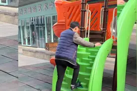 想给狗狗吃药，放在火腿肠里面，我也只能用这个方法了！