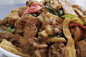腐竹焖鸭做法，出锅香味四溢无腥味，比烤鸭还好吃视频封面