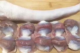 我家今天吃猪尾巴烧肫花，味道非常好吃一锅不够吃，饭店卖一百多视频封面