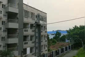 电子厂的宿舍，新来的同事称，比夏威夷旅游区的度假村都住得踏实视频封面