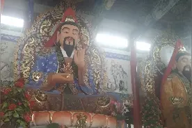 这座道观，里面供奉的佛像，阿涛一个都不认识，有知道的吗？
