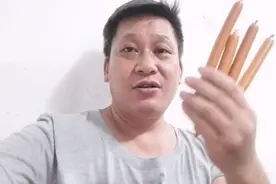 平哥买回鸡肉火腿喂流浪猫，谁知流浪猫，可能是假火腿淀粉做的。