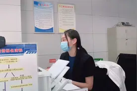 B2驾驶证开货车要考取货运资格证，在重庆汽博中心报名费要多少钱视频封面