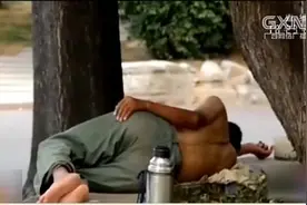 公共场所赤膊光膀会被曝光，多地推出措施整治“膀爷”视频封面