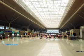 坐高铁可以直接上车啦，中国将取消高铁票，方便全国人民的壮举视频封面