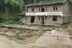 老房改建第4天😁改电表位置视频封面