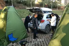 年薪20多W，工程师夫妻的三菱床车，汽油炉做饭两床被子简单生活视频封面