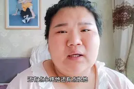 见到最不想见得人！是痛恨还是太在乎，心就像有块石头压着特沉重视频封面