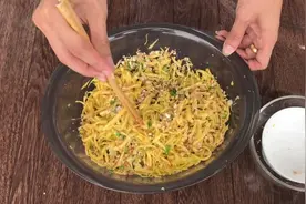 4元一个南瓜，阿明做潮汕南瓜烙，步骤比大排档简单，味道喷香