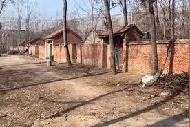 安徽离河南最近的小城市，村里没一点年味，年货只备几副春联！