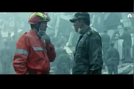 一个用自己的身体挽救了三个学生的生命的18岁解放军战士视频封面