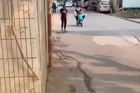 我爸爸是妈妈的表哥。门响了:哐哐。谁？门外:你妈妈的表哥。视频封面