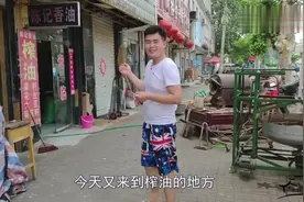 市面的芝麻酱你还敢吃吗？看看芝麻酱如何制作的，看完别吃惊视频封面