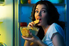 8个戒掉除夜半食欲的方法视频封面