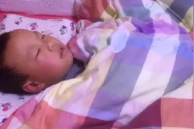 宝妈做饭等老公回来一起吃.怎料最后还是母子俩两个人吃饭
