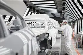 又一家车企关闭中国工厂，库存车泛滥成灾，上千员工失业！视频封面