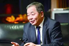 宋卫平真的“退休”了！夫妻身家95亿，曾借钱打造绿城，足坛打黑视频封面