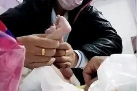 今天带宝宝去看了好几个中医，医生建议用生姜帮助他排便视频封面