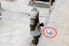 为什么去看兵马俑，一定得小心手机？专家：掉下去可就不是你的了视频封面