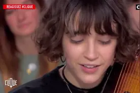 法国女歌手清唱《千与千寻》主题曲，人美歌甜，开口瞬间就爱上了