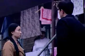 小伙来找姑娘，想明天跟她拍张合影做纪念，姑娘问他，拍完以后呢