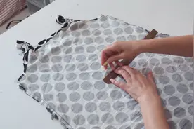 衣服肥大不能穿？不拆不剪轻松瘦身，立马变一个新款穿一穿视频封面