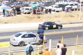 日产轩逸和大众捷达，谁能更胜一筹？直线加速比一下就知道了视频封面