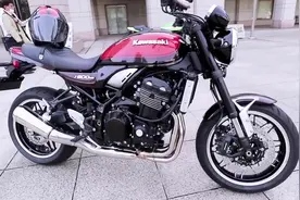 非常容易操控的四缸，川崎Z900RS，国内售价不足14万视频封面