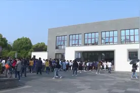 直击苏州幼师面试现场“人气旺”视频封面