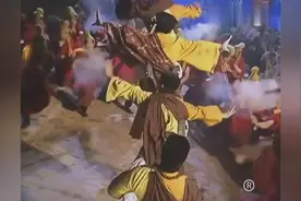 少林四大金刚联手果然威力不凡，瞬间打倒一群喇嘛，此战真燃视频封面