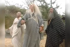 张无忌武功独步天下，大战少林三大神僧，究竟谁能更胜一筹？视频封面