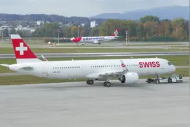 实拍 : 空客A321与A320起飞过程视频封面