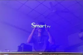 电视出现英文不能开机，师傅教大家不用花钱就可以修复