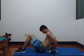 三头肌锻炼，跟着网上大神学多动作组合练对三头肌刺激很充分