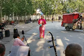 济南章丘这位农村大姐唱吕剧扮相很美 ，唱的也不错，你来听听视频封面