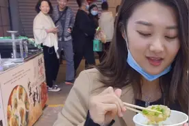 福建特色美食土笋冻，居然是用虫子做的，味道太震惊了！视频封面