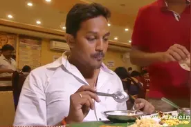 印度高种姓在高级餐厅用餐，好多服务员轮流上菜，只管吃就行视频封面