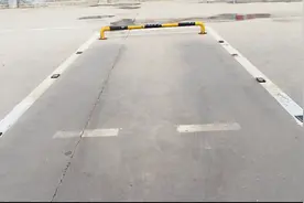 科二：教练做出如此举动，手机要遭殃，这种奇葩练车方法你见过吗