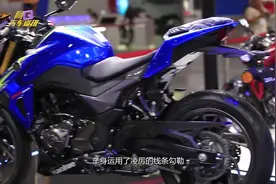 豪爵最大排量摩托，300cc双缸水冷标电喷供油，2.2万元视频封面