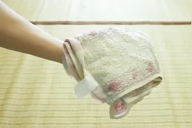 凉席又脏又黏不用洗，教你一招，螨虫灰尘一起除，太实用了视频封面