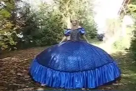 心动吗？令人羡慕的大裙撑“蓬蓬裙”，好喜欢后面那款公主范的！视频封面