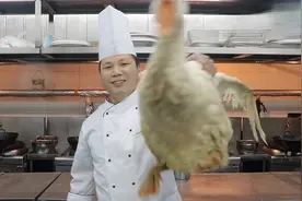 大厨教你：“农家炖大鹅”的做法，毫无保留，值得一学！视频封面