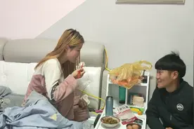 小伙凌晨1：00起床，为媳妇做了什么事情，媳妇：下辈子还嫁给你