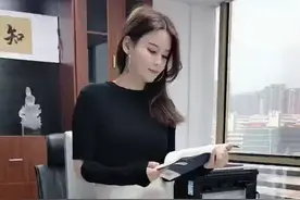 现在的女孩子都不用微信了吗？还是~视频封面