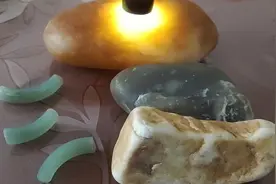 最简单的方法鉴别玉的原石和普通石头区别，鉴别玉镯