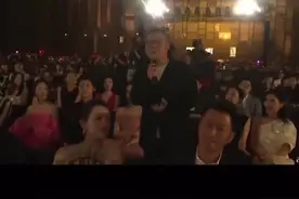 #岳云鹏小岳岳感慨孩子叫爸了。这大概就是孩子长大了的表现吧！