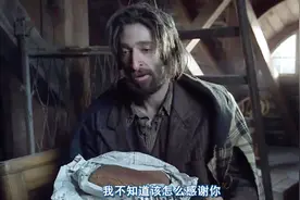 战争结束，小伙穿德军大衣冲出门，被当成德国人遭扫射视频封面
