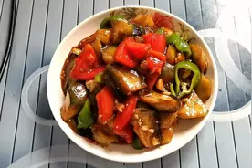 1分钱不花的大长茄子，这样做省油软嫩不油腻，老人小孩都爱吃