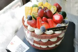 用戚风蛋糕做出来一款最漂亮的水果蛋糕，在家分分钟搞定！