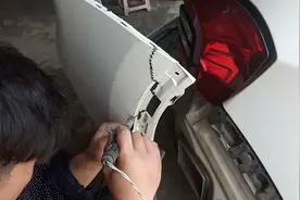 汽车前后杠撞破可以修复你知道吗，教程在此，再也不用担心被坑了视频封面